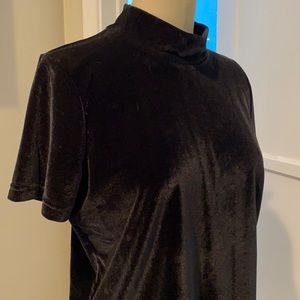 Madewell mock-neck black velvet top